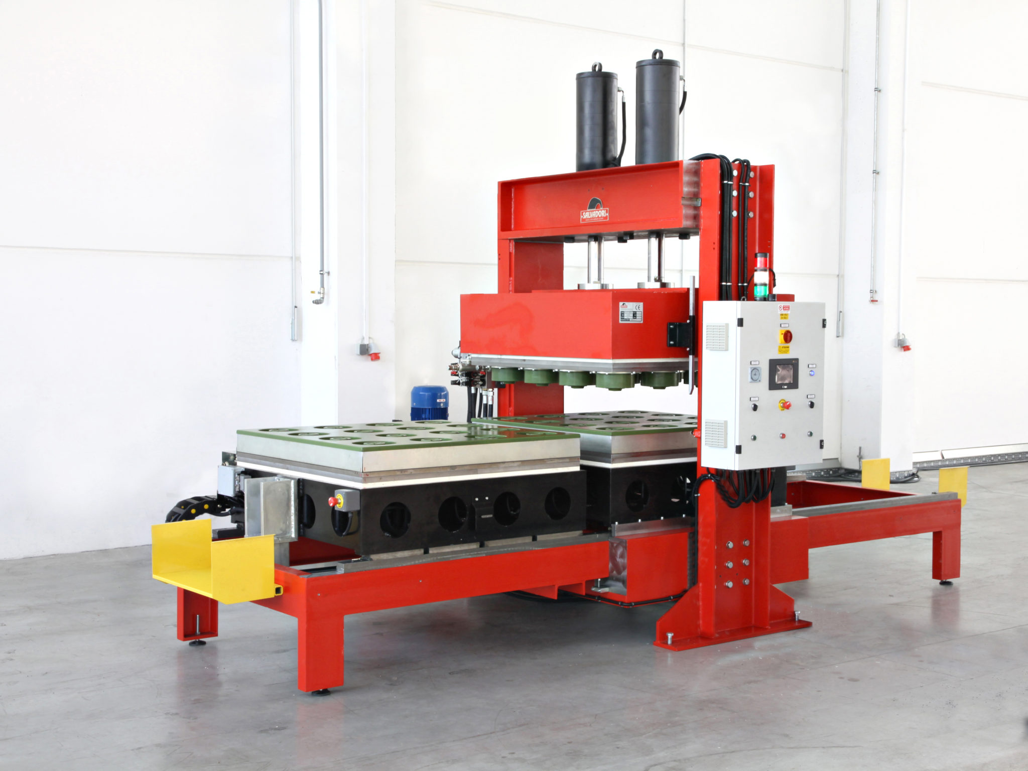 WHEELS-MOULDING-PRESS-scaled.jpg